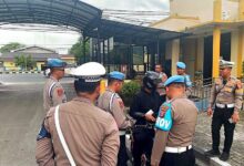 Pemeriksaan kendaraan dan kelengkapan personel Polresta Palangka Raya