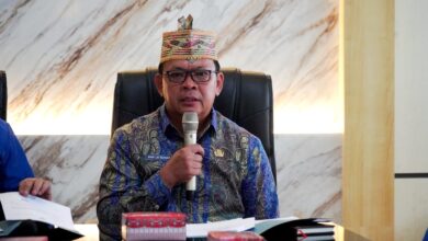 Plt. Kepala Biro Pemerintahan dan Otonomi Daerah Setda Provinsi Kalimantan Tengah, Jhon Lis Berger, saat memberikan pengantar dalam rapat pembahasan kerja sama daerah Kalteng-Kalsel.