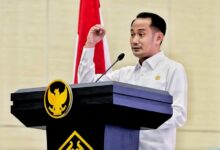 Wali Kota Palangka Raya Fairid Naparin.