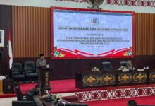 Wakil Bupati Murung Raya Rahmanto Muhidin saat menyampaikan pembahasan Raperda tentang Pertanggungjawaban Pelaksanaan APBD Kabupaten Murung Raya Tahun Anggaran 2025.