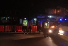 Pemasangan barier sebagai langkah antisipasi balapan liar di kawasan Kota Palangka Raya