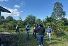 Petugas kepolisian ketika berpatroli di kawasan Jonggol Ujung