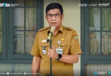 Kadispora Prov. Kalteng, Agus Siswadi saat menyampaikan arahan dalam apel rutin