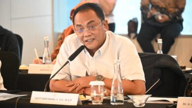 Tim Panja Ketenagalistrikan Komisi XII DPR RI, Sigit K Yunianto saat melakukan pembahasan bersama sejumlah instansi dan perusahaan strategis di sektor energi