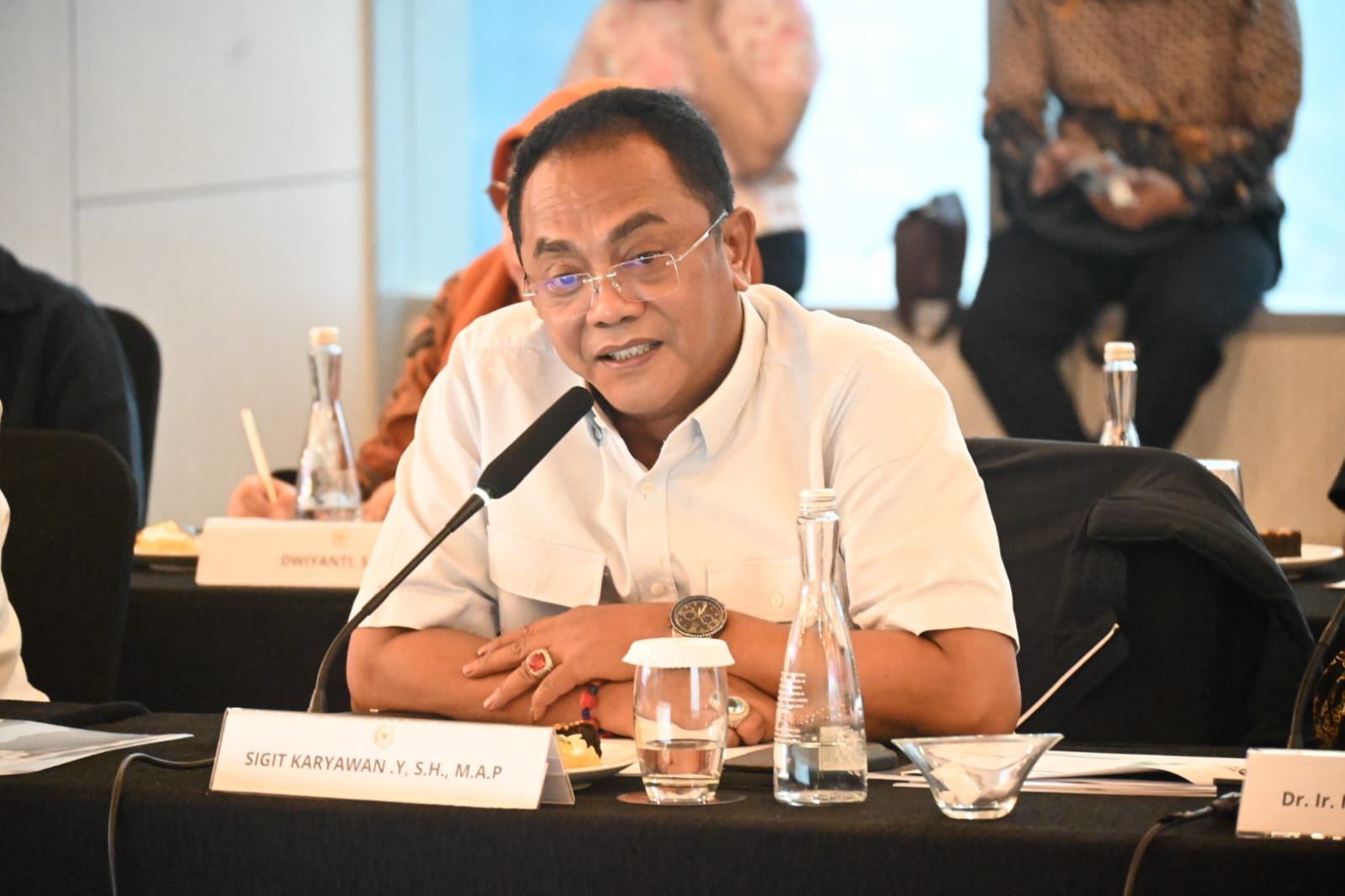 Tim Panja Ketenagalistrikan Komisi XII DPR RI, Sigit K Yunianto saat melakukan pembahasan bersama sejumlah instansi dan perusahaan strategis di sektor energi