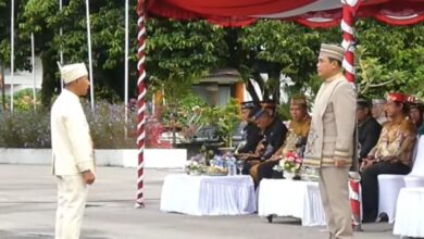 Wakil Wali Kota Palangka Raya Achmad Zaini saat bertindak selaku Inspektur Upacara Gabungan, di Halaman Kantor Wali Kota Palangka Raya, Sabtu (23/5/2026).