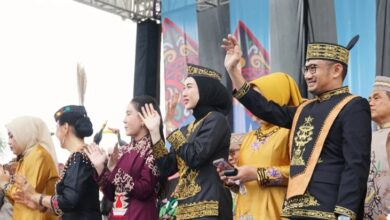Wali Kota Palangka Raya, Fairid Naparin saat pembukaan FIBM