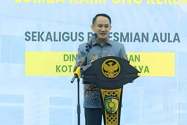 Wali Kota Palangka Raya Fairid Naparin