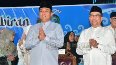 Wakil Wali Kota, Achmad Zaini saat menghadiri Pawai Takbiran