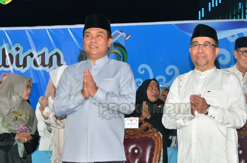 Wakil Wali Kota, Achmad Zaini saat menghadiri Pawai Takbiran
