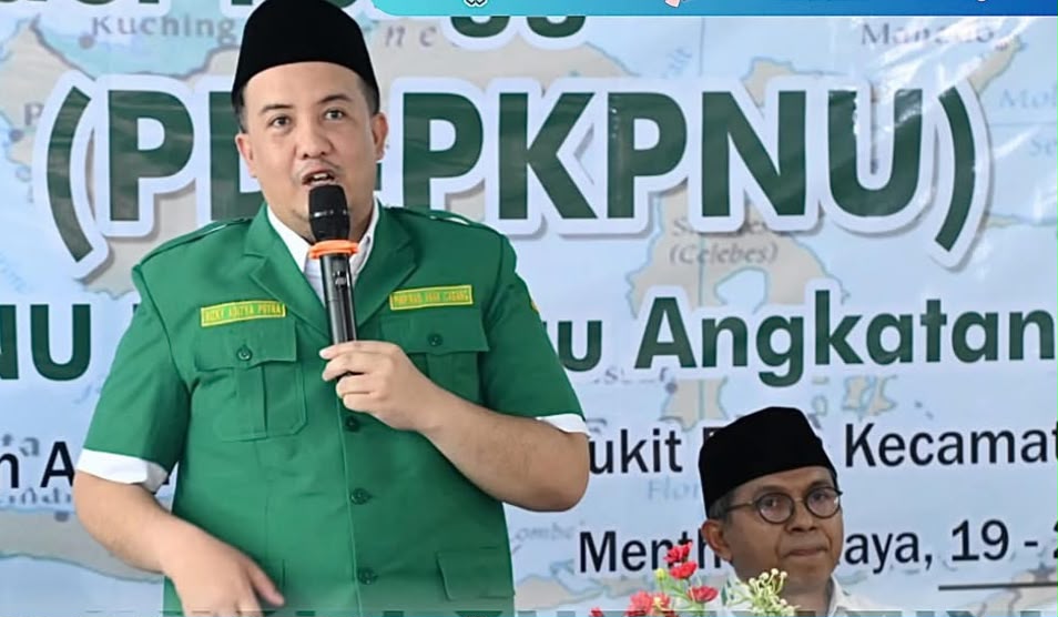 Bupati Lamandau, Rizky Aditya Putra, saat membuka kegiatan Pendidikan Dasar PDPKPNU di Pondok Pesantren An Nur Ulum, Kecamatan Menthobi Raya.