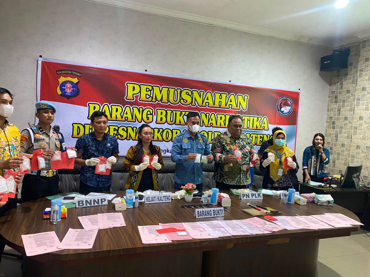 Polda Kalteng Musnahkan 489 Gram Sabu dan 38 Butir Ekstasi, 23 Tersangka Terseret dalam 15 Kasus