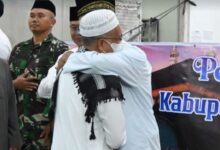 Wakil Bupati Lamandau Abdul Hamid saat menyambut kedatangan jamaah haji Indonesia asal Kabupaten Lamandau, di Masjid Baiturrahman, Nanga Bulik
