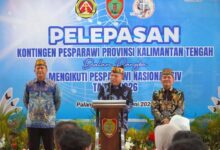 ‎Pangdam XXII/TB, Mayjen TNI Zainul Arifin saat menyampaikan sambutan dalam acara pelepasan Kontingen Pesparawi Kalteng menuju ajang Pesparawi Nasional XIV di Manokwari, Papua Barat,