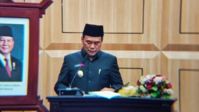 Wakil Wali Kota Achmad Zaini saat membacakan sambutan Walikota Palangka Raya dalam Rapat Paripurna ke-5 Masa Persidangan III Tahun Sidang 2025/2026 DPRD Kota Palangka Raya