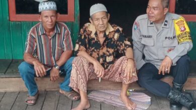 Personel Polsek Pahandut mensosialisasikan pencegahan tindak kriminal diantaranya curanmor