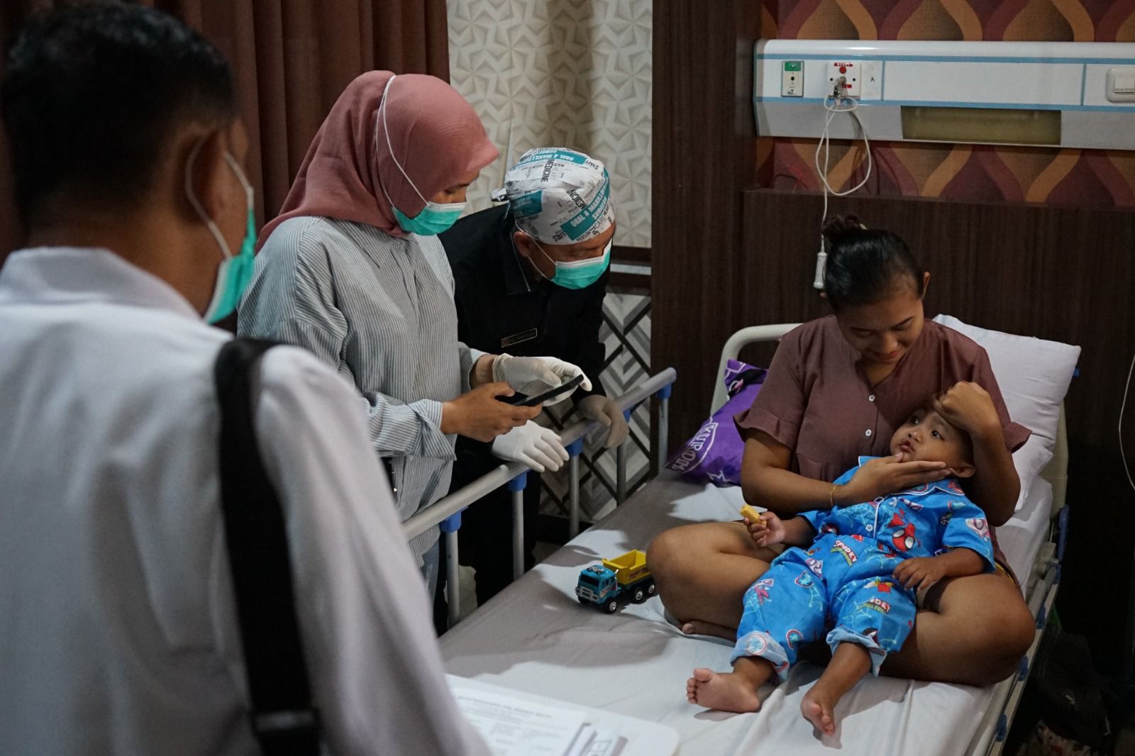 Proses skrining pasien sebelum menjalani operasi bibir sumbing dan celah langit-langit mulit di Rumkit Bhayangkara