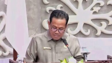 Juru Bicara Fraksi Partai Golkar DPRD Kalimantan Tengah, Purdiono saat menyampaikan pemandangan umum, pada rapat Paripurna.
