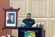 Juru Bicara Fraksi Partai Demokrat DPRD Kota Palangka Raya, Hatir Sata Tarigan saat menyampaikan pemandangan Umum