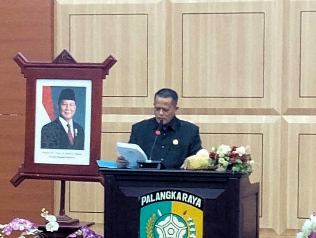 Juru Bicara Fraksi Partai Demokrat DPRD Kota Palangka Raya, Hatir Sata Tarigan saat menyampaikan pemandangan Umum