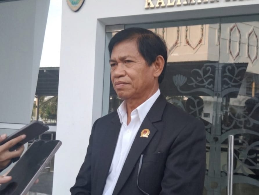 Anggota Komisi II DPRD Kalimantan Tengah, Agie saat di temui awak media