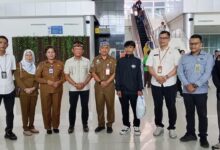 Korban TPPO (empat dari kanan) usai dijemput di Bandara Tjilik Riwut Kota Palangka Raya