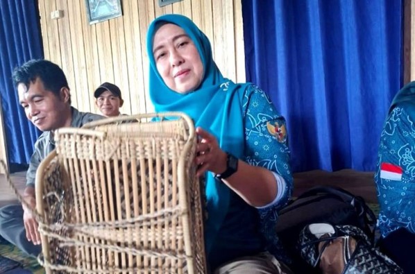 Ketua TP PKK Barito Utara Dorong Kerajinan Rotan Desa Tambaba Tembus Pasar Nasional