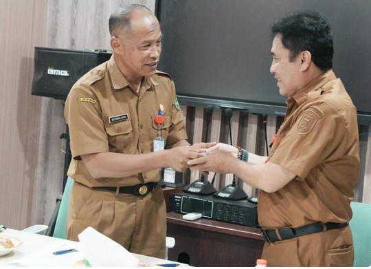 Drs. H. Ardian Resmi Jabat Kadis Diskominfosandi Barito Utara, Siap Genjot Inovasi Digital!