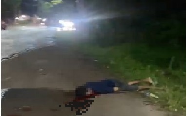 Tabrak Lari Terekam CCTV: Pria Berbaju Biru Tewas Terlindas Truk di Jalan Pramuka Sampit