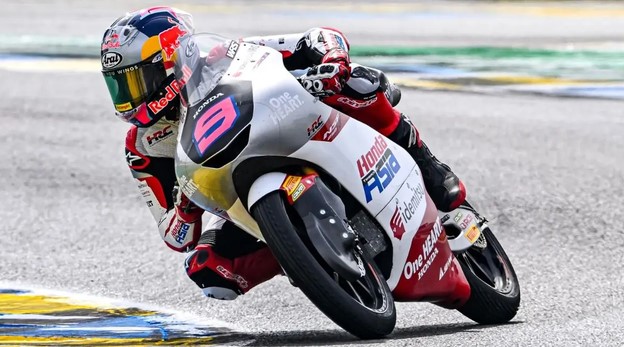 Bangkit dari Grid 20, Veda Ega Pratama Tembus 5 Besar di Moto3 Ceko 2026!