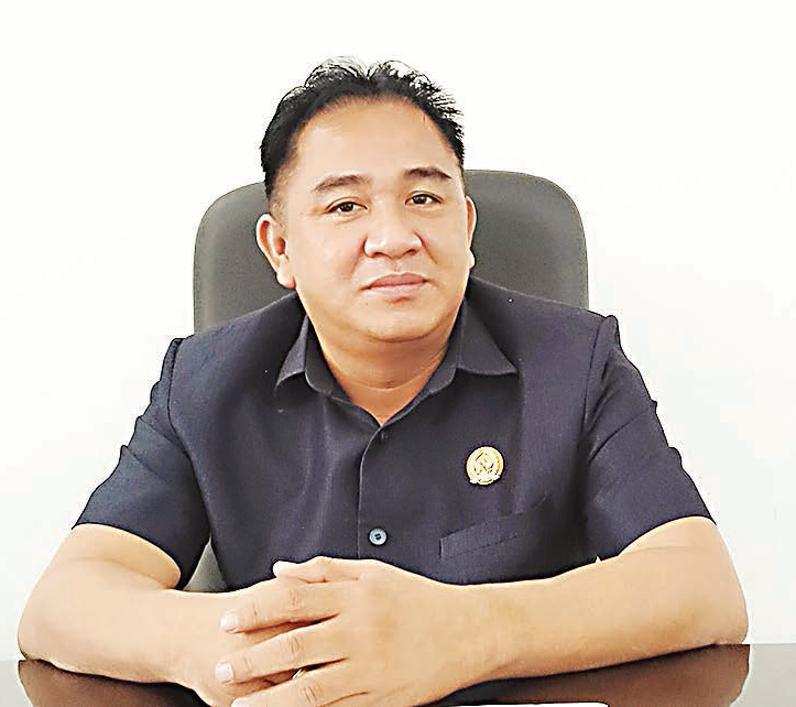 Anggota DPRD Gunung Mas, Carles Prenky.