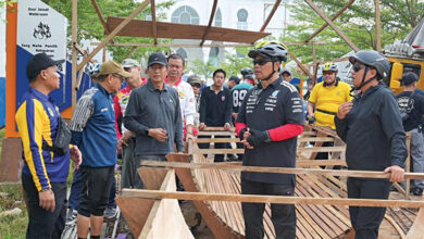 Bupati Barito Utara H Shalahuddin ST MT ditemani Wakil Bupati Felix Sonadie Y Tingan A Md, Sekertaris Daerah Drs Muhlis, beserta jajaran Forkopimda dan Kepala OPD saat meninjau Kondisi Pengerjaan Jalan Area Islamic Center, Jumat (3/7).