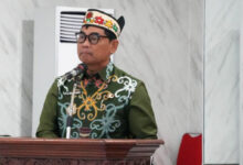 Bupati Barito Utara H Shalahuddin ST MT saat menyampaikan sambutan dalam Rapat Sinergisitas antara Pemerintah Kabupaten Barito Utara dan Kejaksaan Negeri Barito Utara