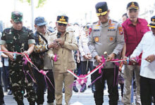 Gubernur Kalteng H. Agustiar Sabran didampingi Pangdam XXII/TB, Kapolda Kalteng, Bupati Kapuas HM Wiyatno, dan Bupati Pulang Pisau H Ahmad Rifa’i melakukan launching pembangunan Waterfront City Kapuas