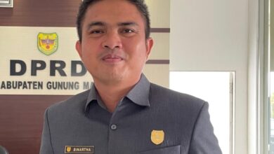 Ketua DPRD Gunung Mas Binartha