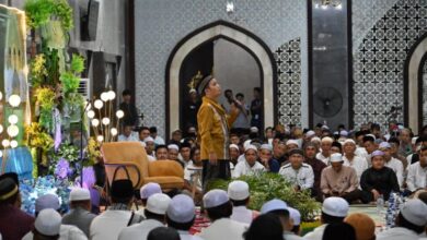 Ribuan Jamaah Padati Masjid Kubah Kecubung