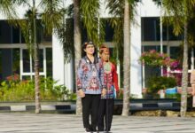 Suasana upacara peringatan Hari Anak Nasional ke-42 tahun di halaman kantor Gubernur Kalteng