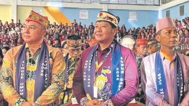 Wakil Bupati Barito Utara Felix Sonadie Y Tingan A Md saat menghadiri pembukaan Sinode Umum ke- 25 GKE Tahun 2026 di GOR TMTL, Puruk Cahu, Murung Raya, Selasa (7/7).