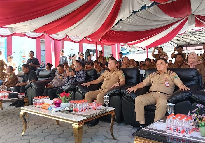 Wakil Bupati Kapuas Dodo didampingi Sekda Kapuas Dr Usis I Sangkai