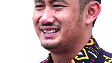 Wali Kota Palangka Raya, Fairid Naparin.