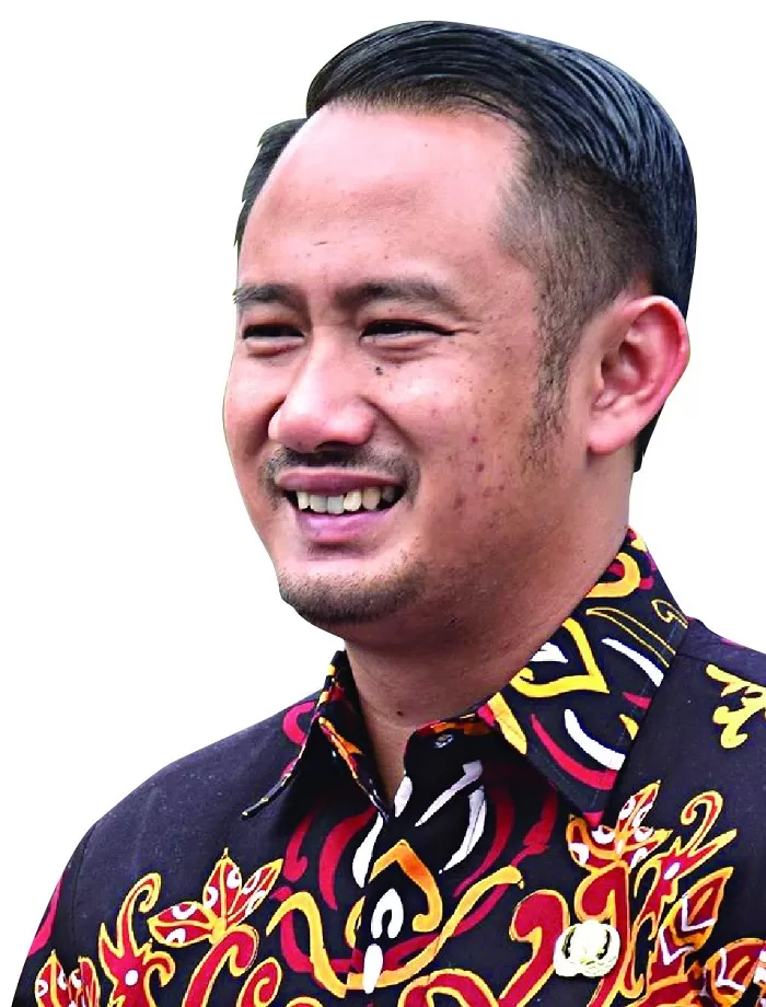 Wali Kota Palangka Raya, Fairid Naparin.