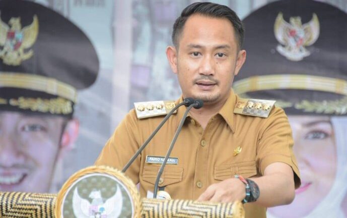 Wali Kota Palangka Raya, Fairid Naparin,