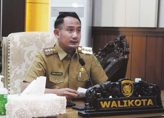 Wali Kota Palangka Raya Fairid Naparin Karhutla