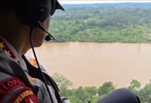 Kapolda Kalteng Irjen Pol Iwan Kurniawan saat patroli udara