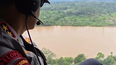 Kapolda Kalteng Irjen Pol Iwan Kurniawan saat patroli udara