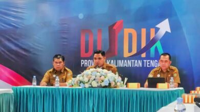 ‎Kepala Dinas Pendidikan Prov. Kalimantan Tengah, M. Reza Prabowo saat memaparkan Program 1.000 Rumah Guru dalam audiensi yang di gelar di Kantor Disdik Kalteng,