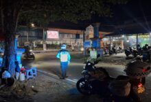 Personel Satlantas Polresta Palangka Raya saat melaksanakan patroli rutin di waktu dini hari
