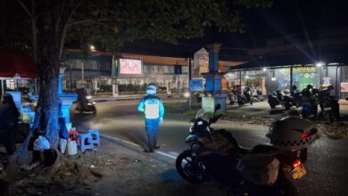 Personel Satlantas Polresta Palangka Raya saat melaksanakan patroli rutin di waktu dini hari