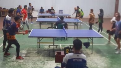 Salah satu cabor tenis meja saat melaksanakan latihan fisik persiapan jelang pelaksanaan Porprov