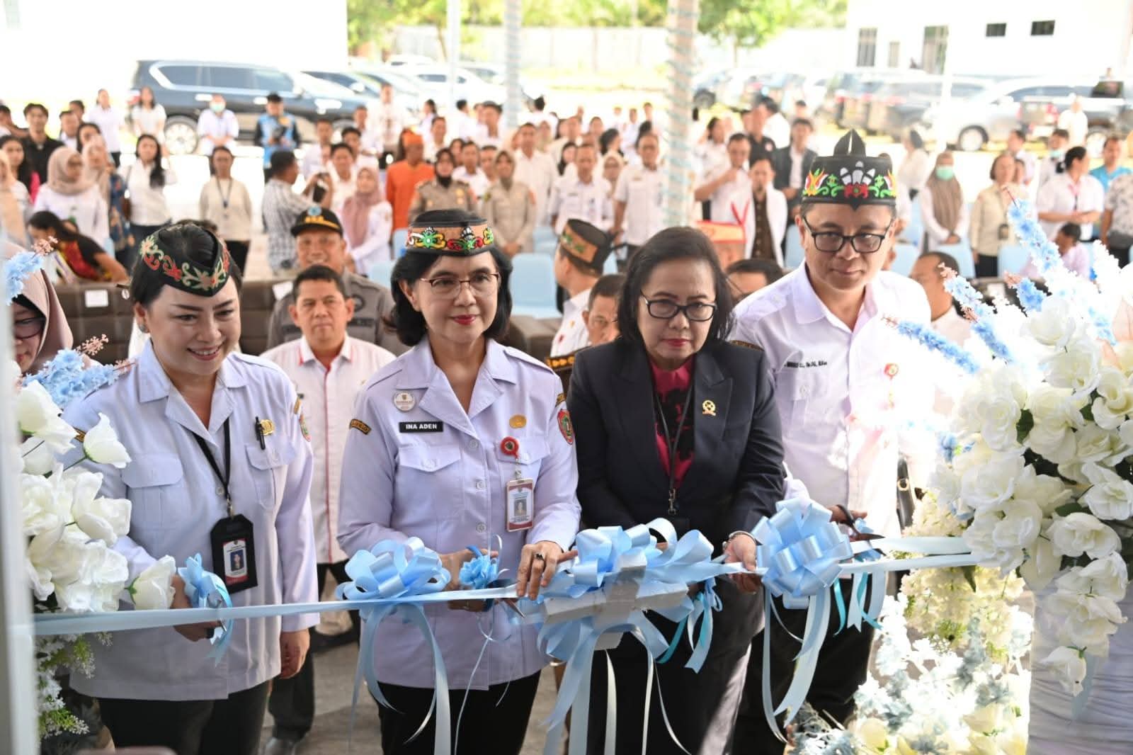 ‎Pj Sekda Kalteng, Linae Victoria Aden saat meresmikan Gedung Rehabilitasi Napza Isen Mulang Akademi di Rumah Sakit Jiwa (RSJ) Kalawa Atei, Bukit Rawi, Kabupaten Pulang Pisau